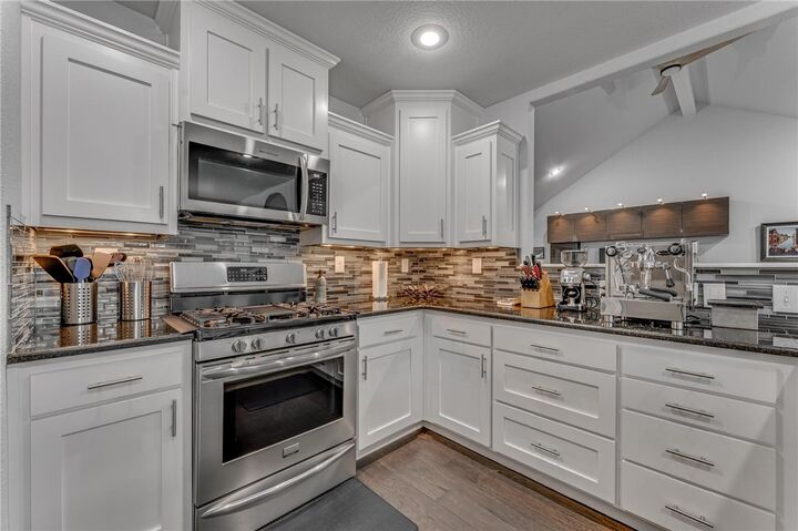 Property Photo: 1903 SW Birch AR 72713