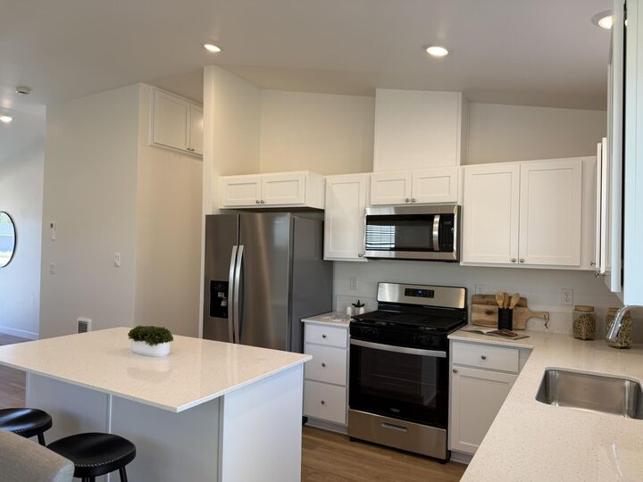 Property Photo:  688 NE Rickenbacker Road 139  OR 97741