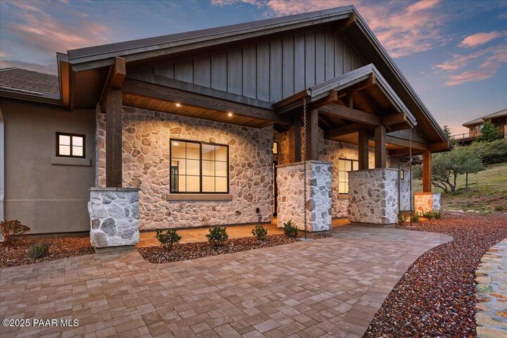 Property Photo: 125 Rotonda Way AZ 86301