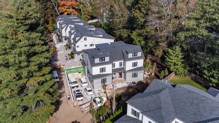 Property Photo:  956 Walnut Street 4  MA 02461 