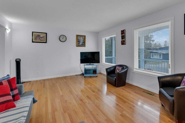 Property Photo:  5122 48 Street NW  AB T3A 0S9 