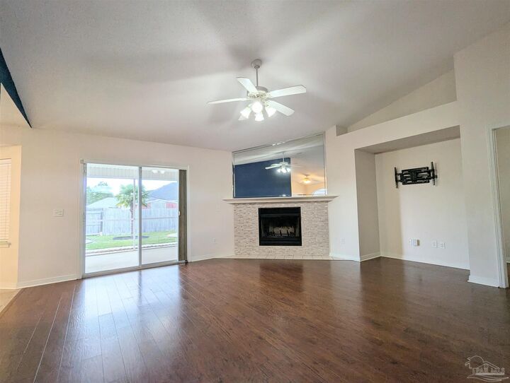 Property Photo:  1145 Freeboard Blvd  FL 32507