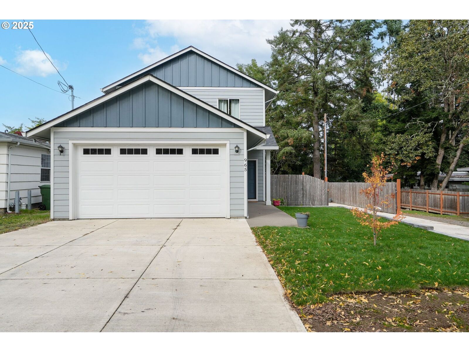 Property Photo: 965 Morningside St OR 97302