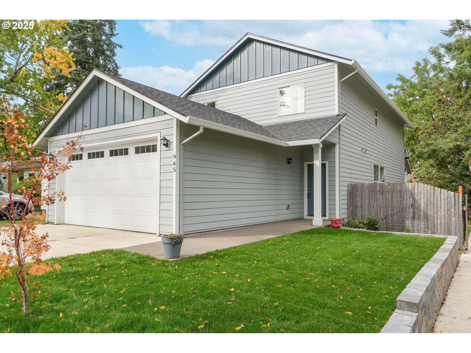 Property Photo: 965 Morningside St OR 97302