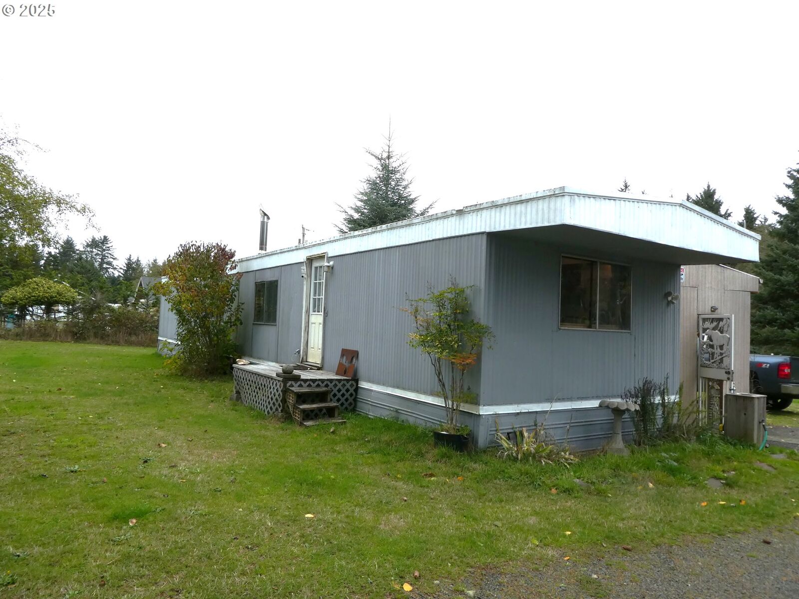 Property Photo: 89255 Dellmoor Loop OR 97146