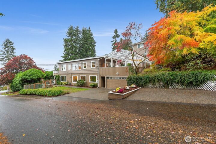 Property Photo:  18921  16th Avenue NE  WA 98155