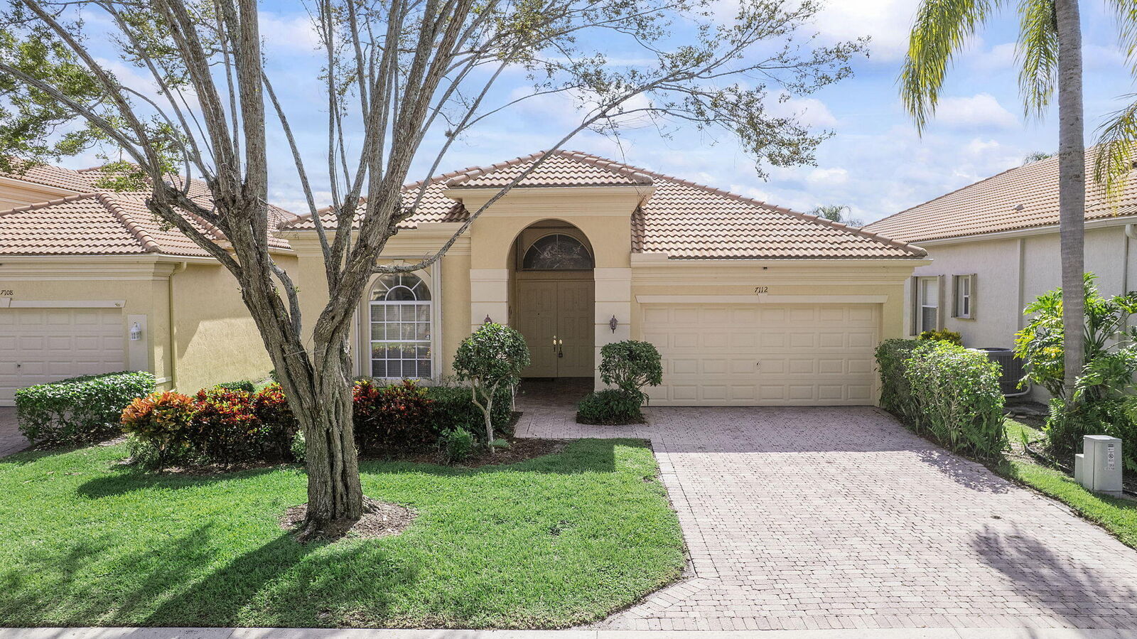 Property Photo:  7112 Demedici Circle  FL 33446 
