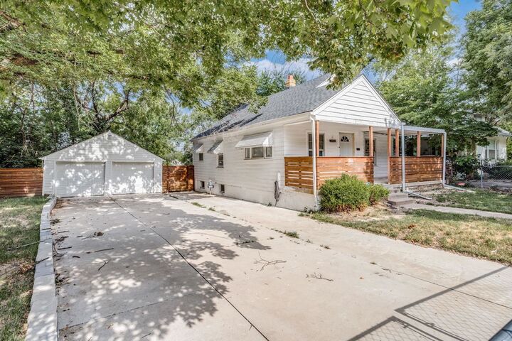 Property Photo:  1425 N Holyoke Ave  KS 67208 