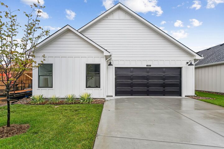 Property Photo: 4512 N Harborside St KS 67204