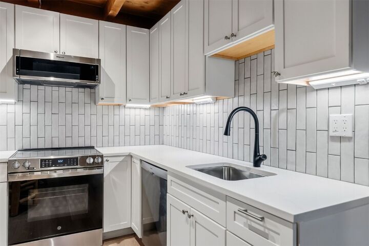 Property Photo:  4200 Lodge Pole Circle 306  CO 80498