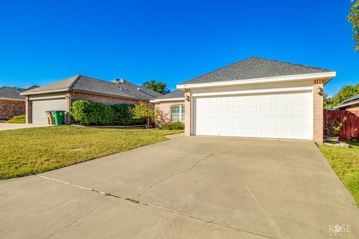 Property Photo: 1223 Dorchester Dr TX 76901