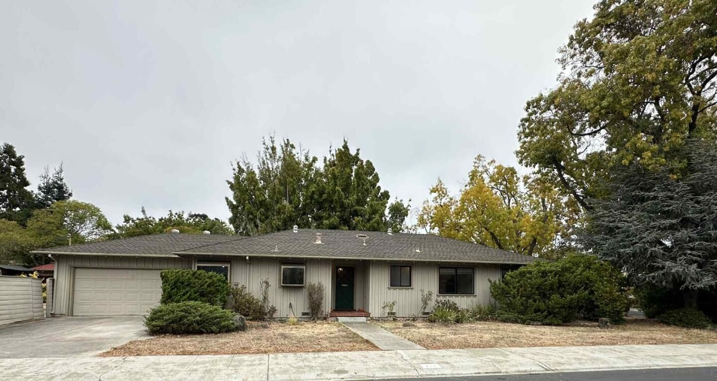 Property Photo:  339 El Verano Avenue  CA 94306