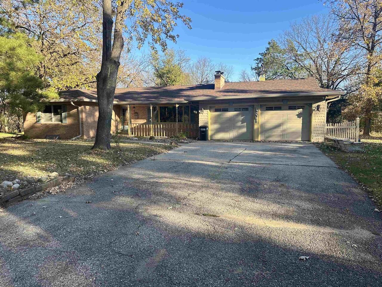 Property Photo:  1821 Arrowhead Drive  WI 53511 