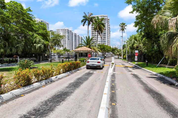 Property Photo:  18061 Biscayne Blvd 303  FL 33160