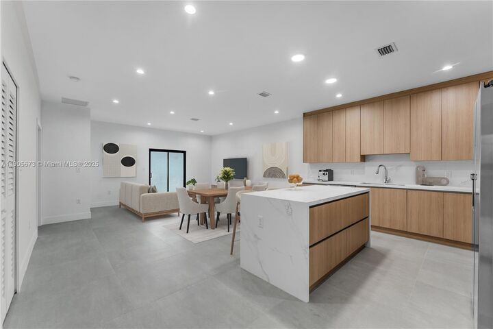 Property Photo:  12105 SW 93rd St  FL 33186