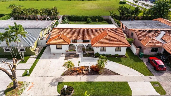 2341 SW 92nd Pl  Miami FL 33165 photo