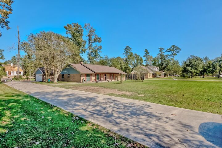Property Photo:  450 Piney Point  TX 77659 