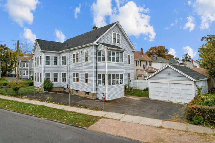 Property Photo:  90 Harwich Street  CT 06114