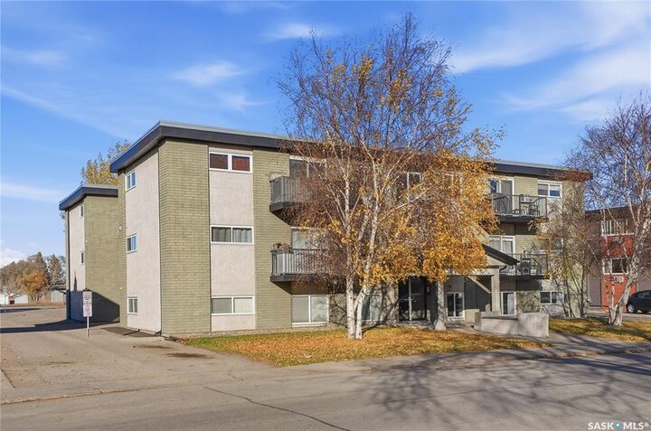 Photo de la propriété:  3030 Arlington Avenue 5  SK S7J 2J9