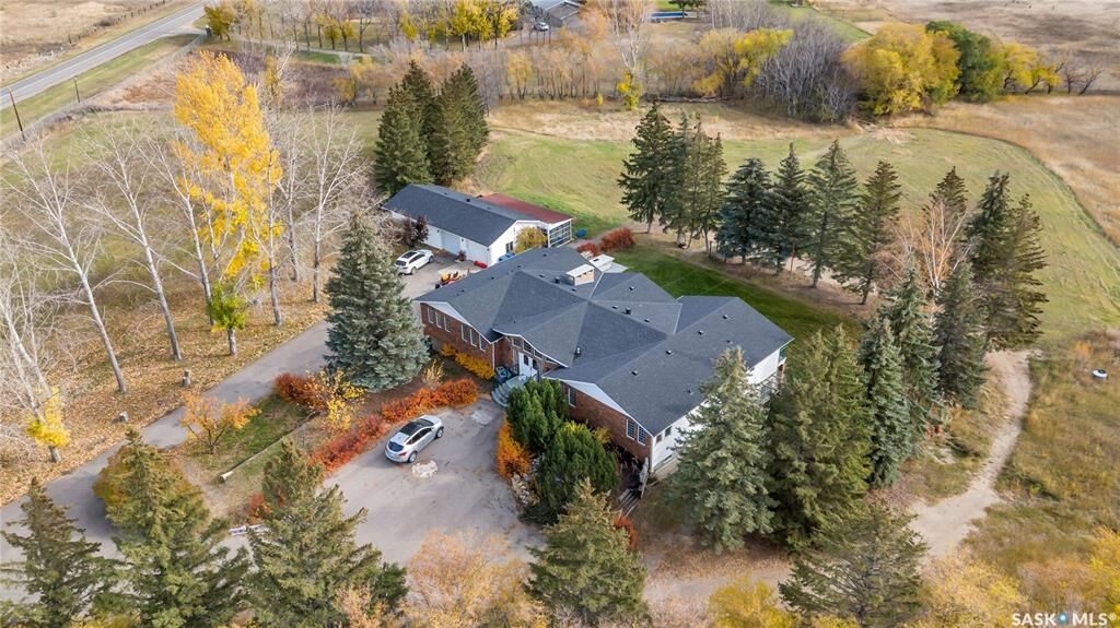 Property Photo: 280 Grasswood Road SK S7T 1A6