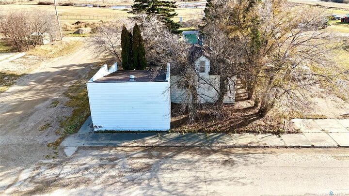 Property Photo:  400 Central Avenue  SK S0G 2N0 