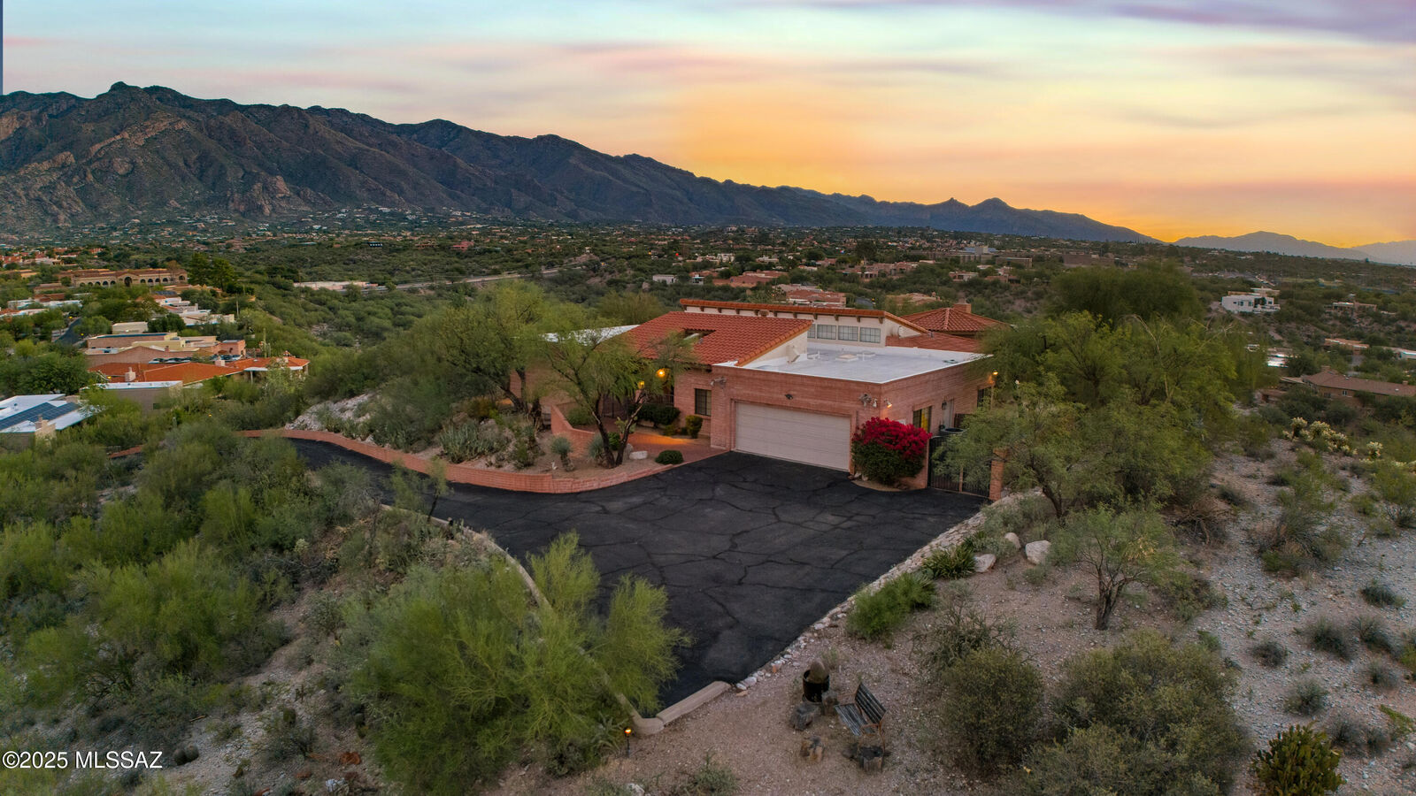 Property Photo:  5460 N Paseo Pescado  AZ 85718 