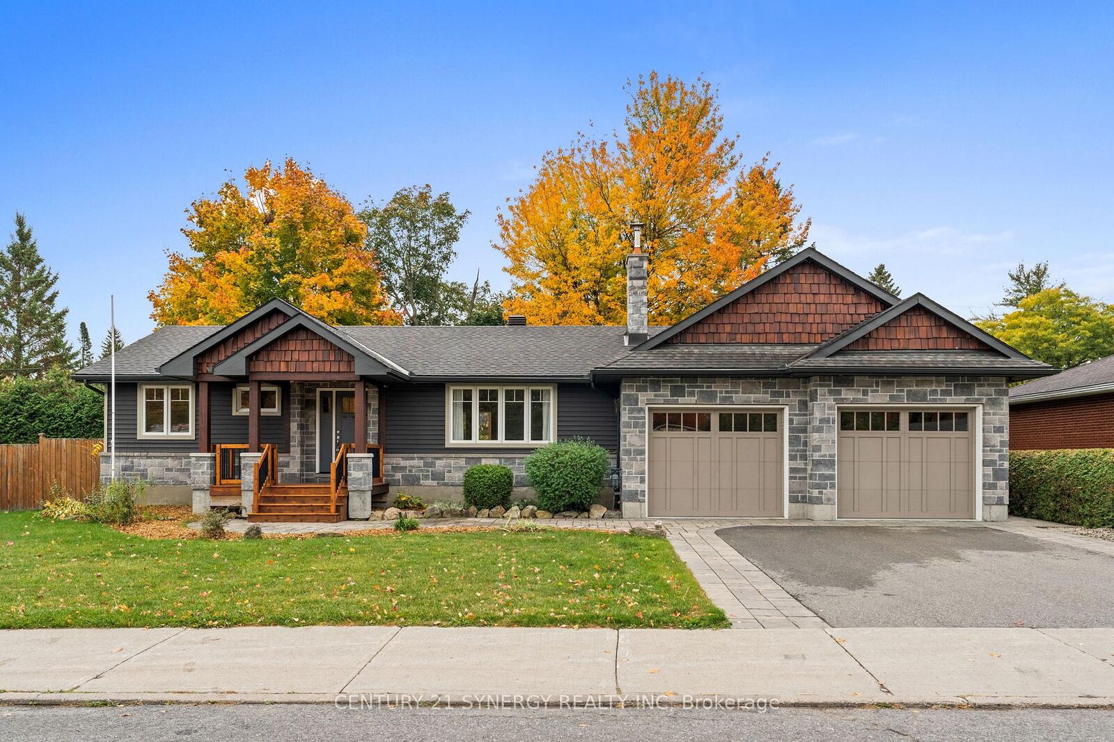 Property Photo: 22 Carola Street ON K2G 0Y1