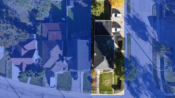 Property Photo: 20 Emery Street W ON N6J 1R4