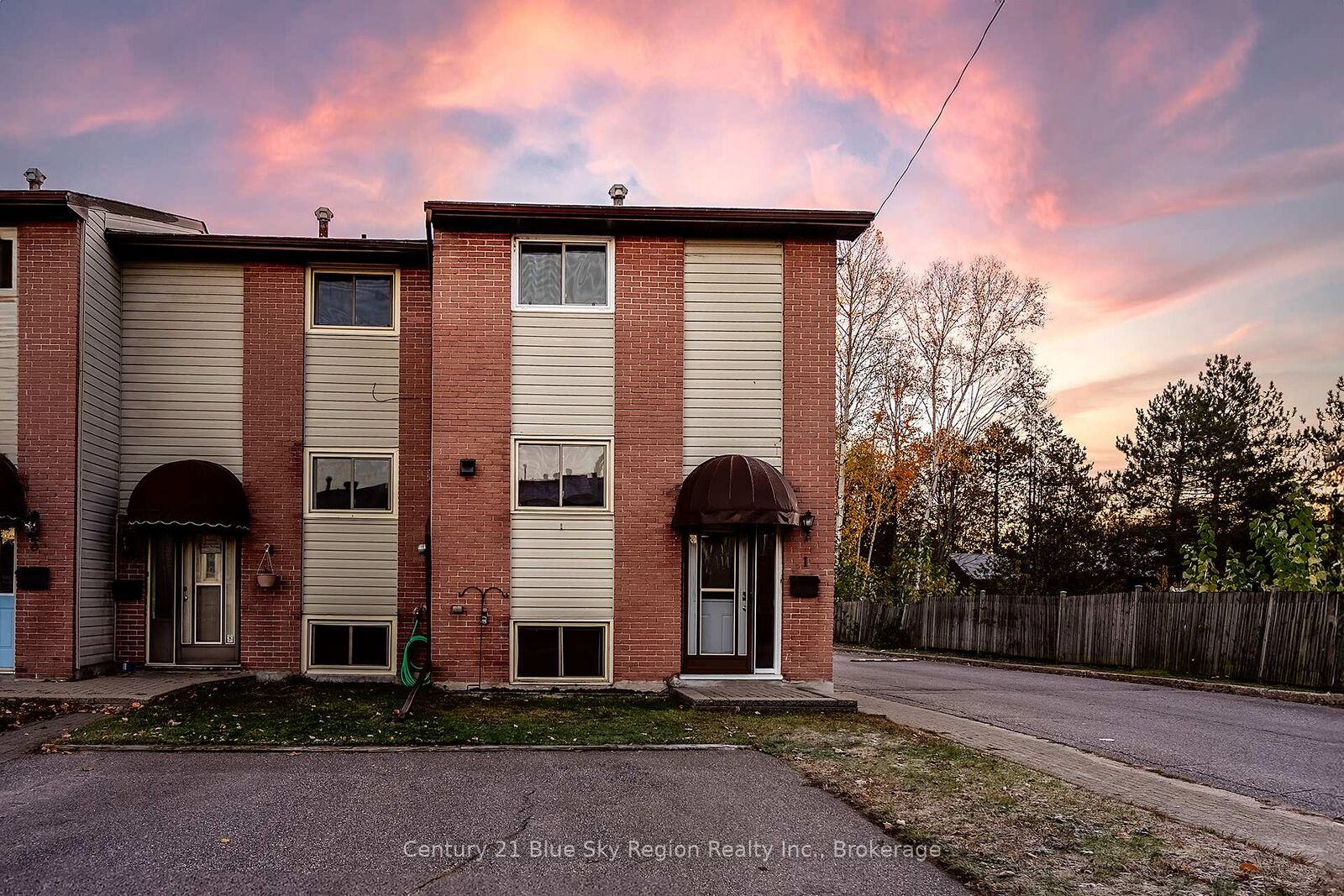 Property Photo: 450 Lakeshore Drive D1 ON P1A 2E1