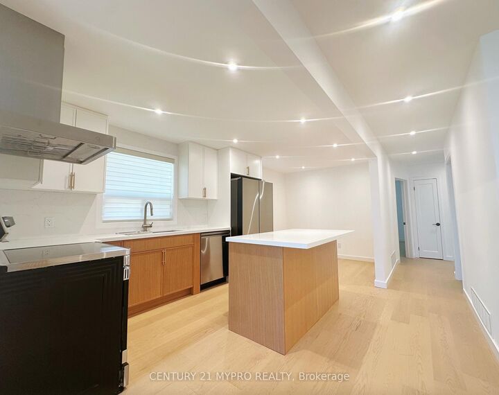 Photo de la propriété: 36 Rockport Crescent Main ON L4C 2L6