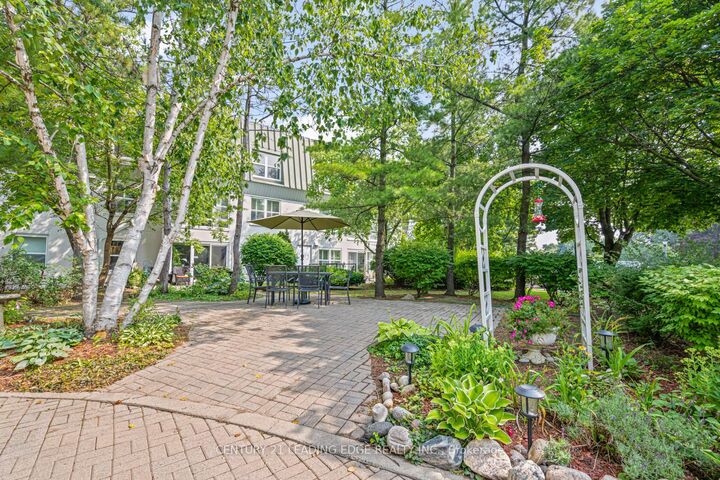 Photo de la propriété: 100 Anna Russell Way 105 ON L3R 6C7