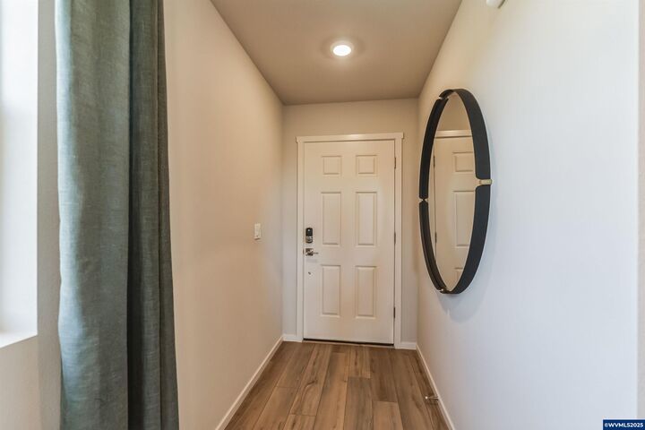 Property Photo: 2702 Gunderson Av OR 97071