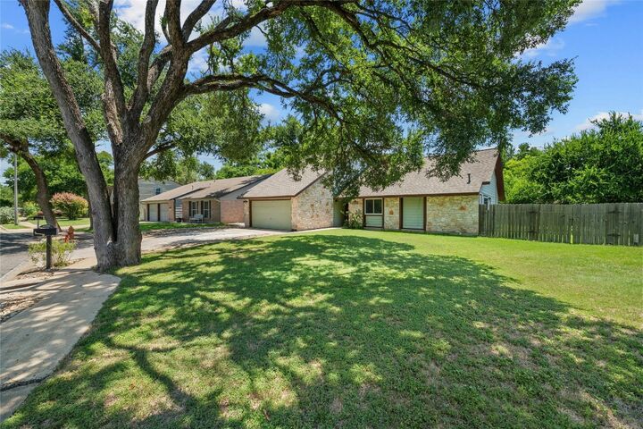 10255 Missel Thrush Drive  Austin TX 78750 photo