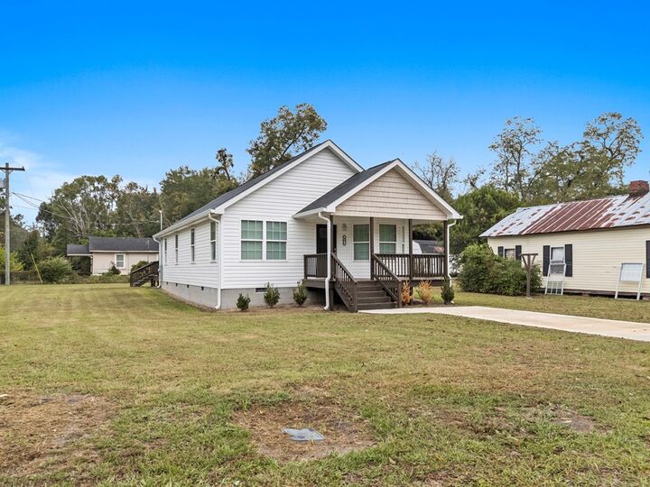 Property Photo: 40 Beacon St NE GA 31730