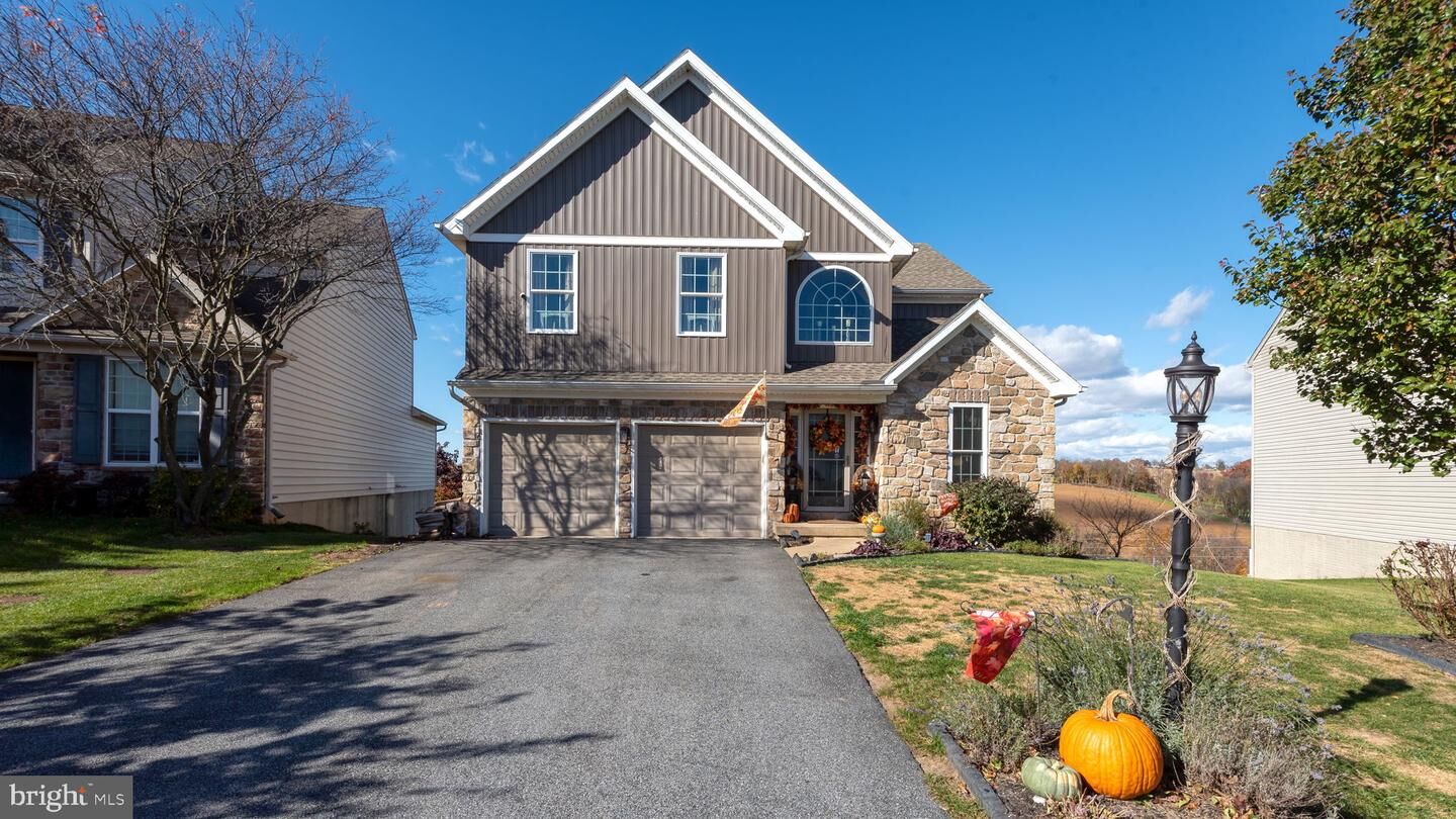 Property Photo:  495 Thomas Armor Drive  PA 17366 