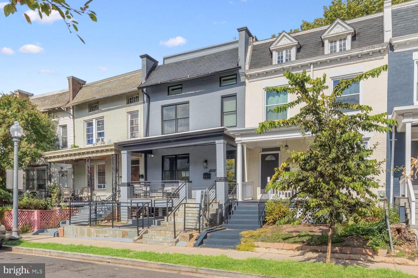 Property Photo: 1427 Perry Place NW DC 20010