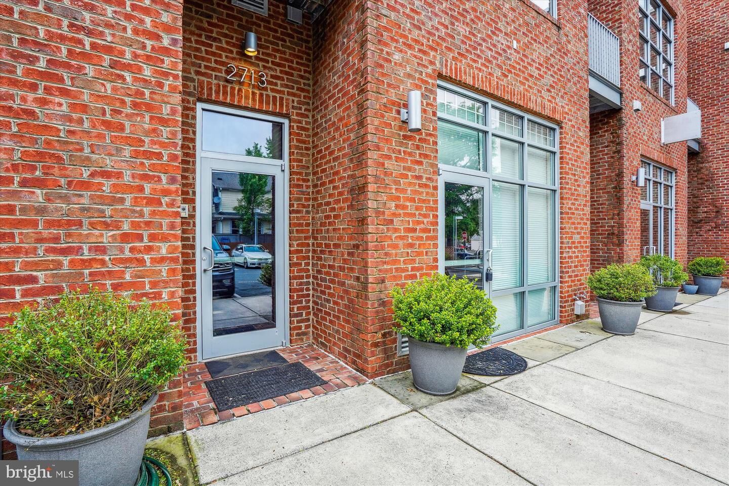 Property Photo:  2713 Mount Vernon Avenue  VA 22301 