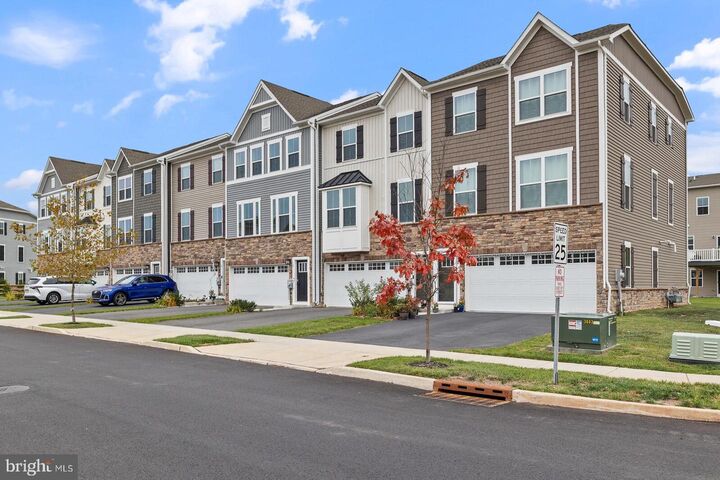 Property Photo:  6 Dolcie Lane  NJ 08648 