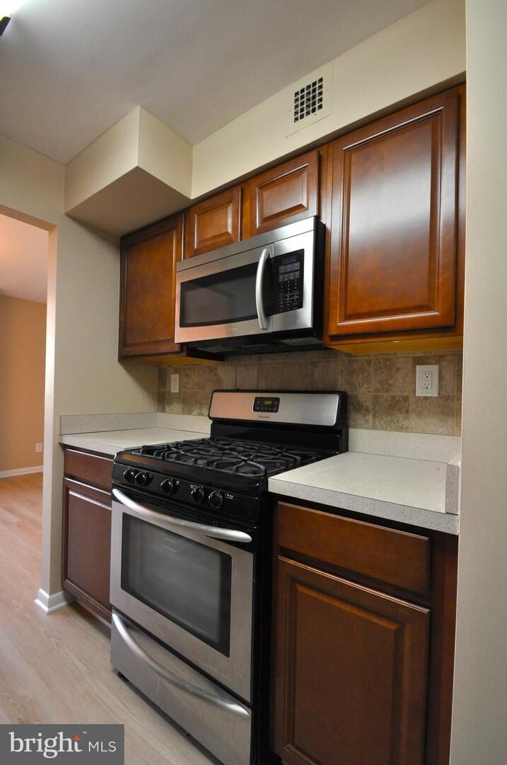 Property Photo:  600 Roosevelt Boulevard 210  VA 22044