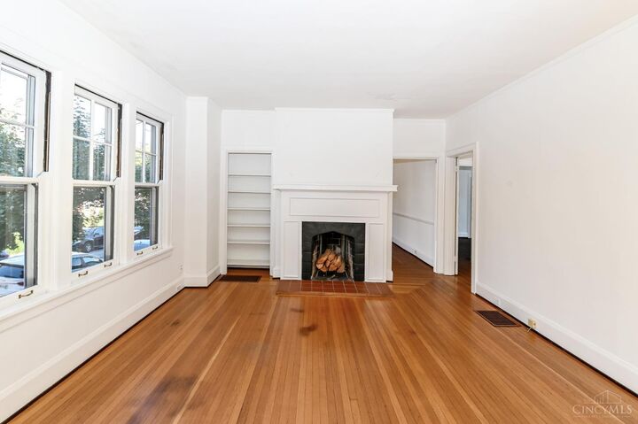 Property Photo:  3590 Outlook Avenue  OH 45208