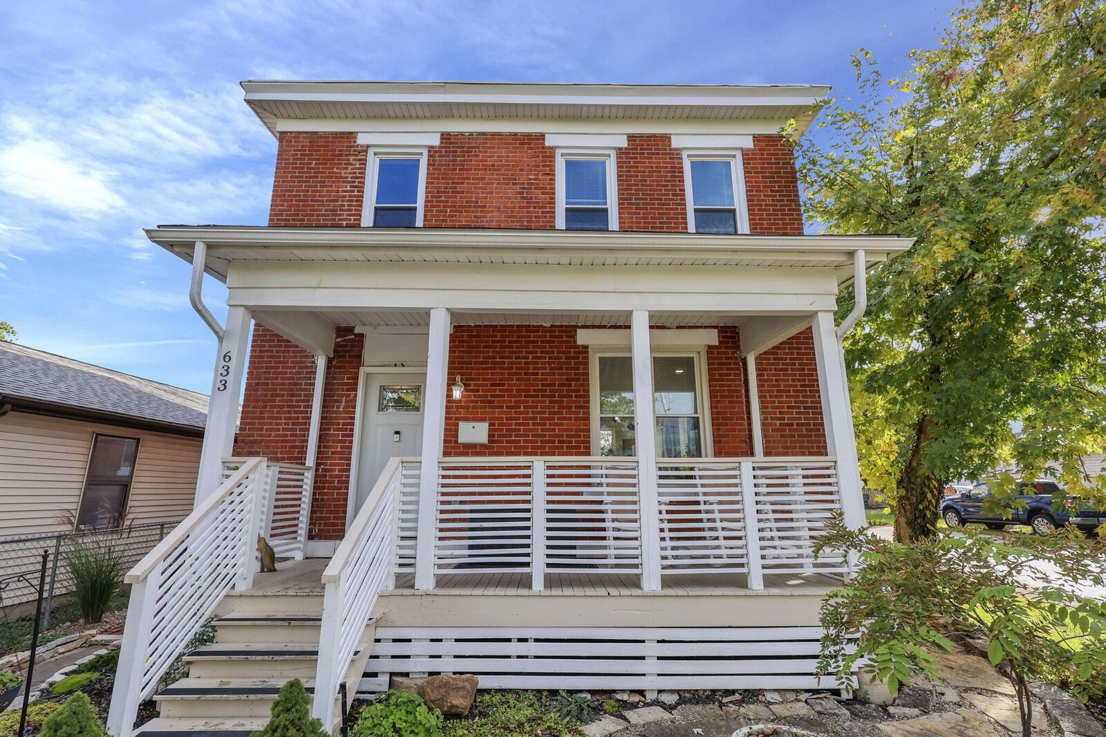 Property Photo:  633 E Starr Avenue  OH 43201 