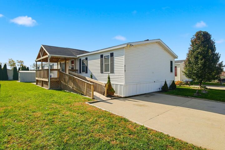 Property Photo: 219 Berryville Road OH 43207