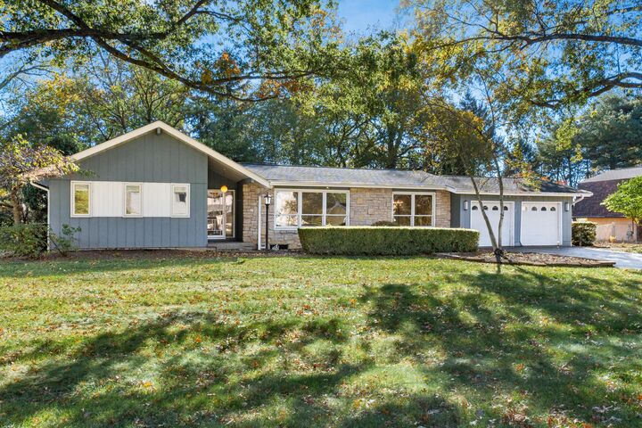 Property Photo:  5869 Cummington Place  OH 43213