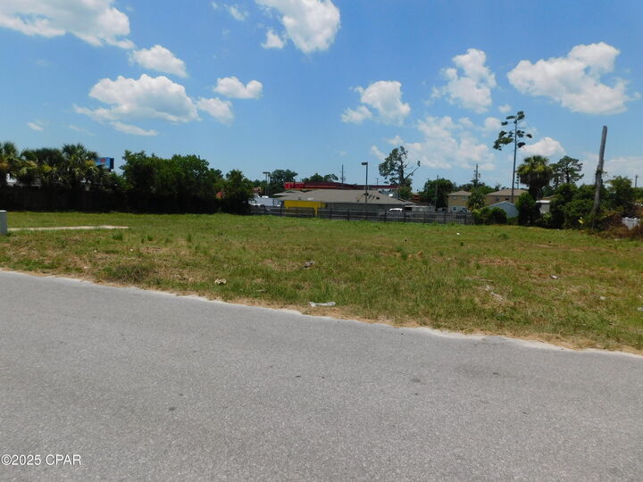 Property Photo: 1505 Fairy Avenue FL 32405