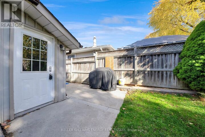 Property Photo:  1137 Norman Crescent Lower  ON L1H 7W9 