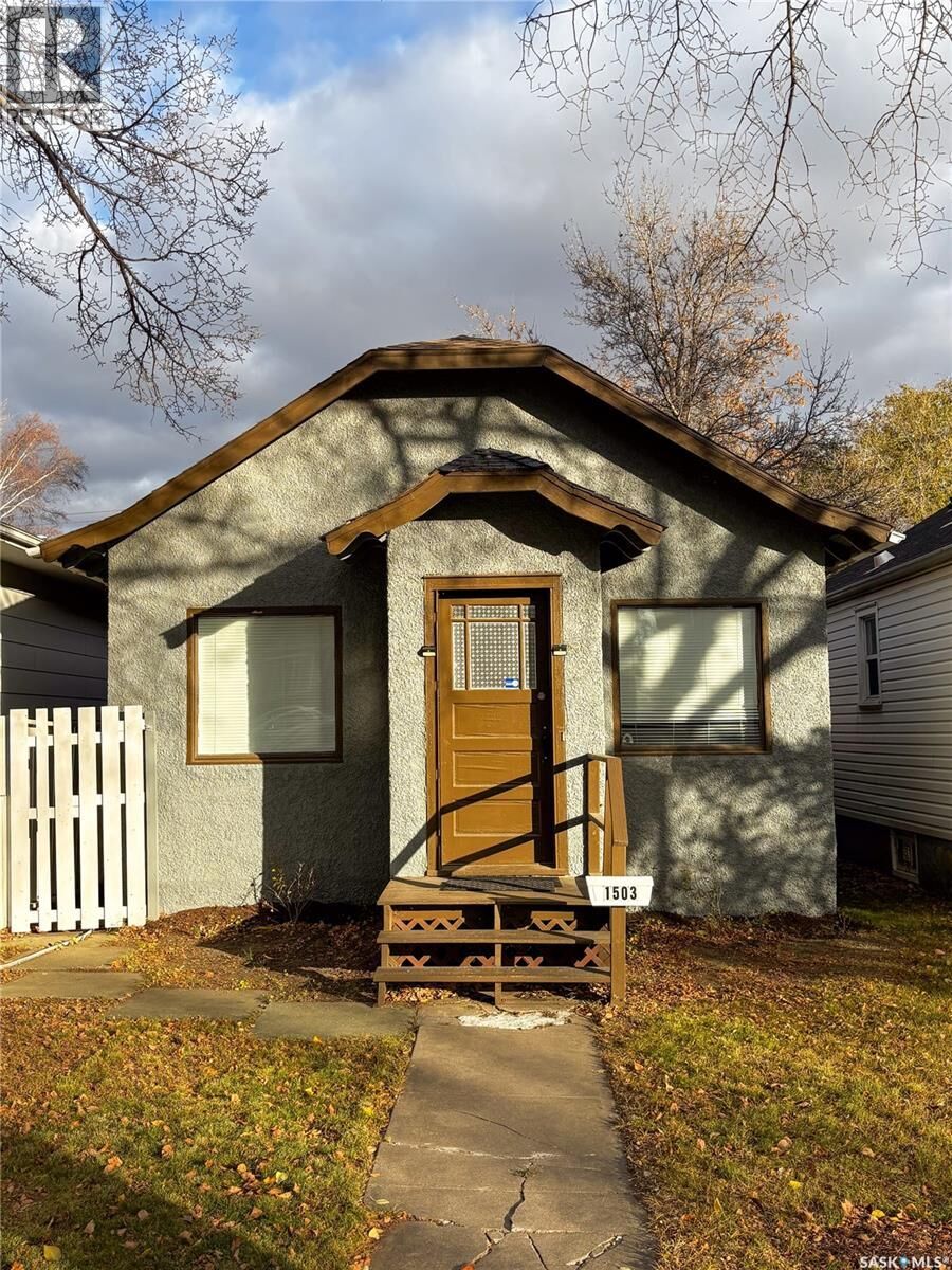 Property Photo:  1503 Broadway Avenue  SK S7H 2B1 