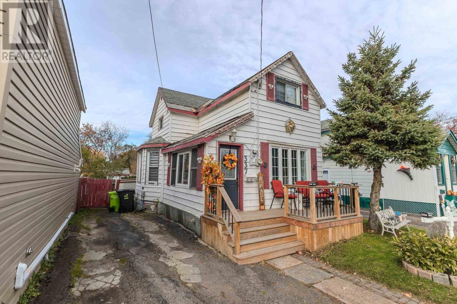 Property Photo:  337 North St  ON P6B 2A7