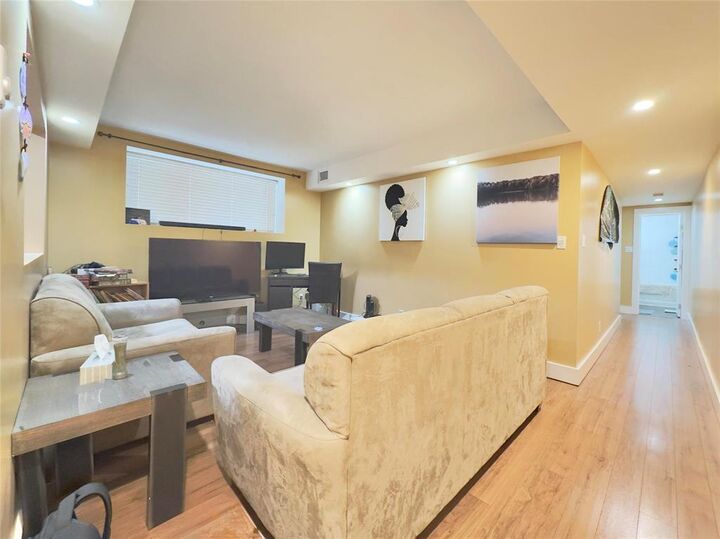 Property Photo: 375 Stradbrook Avenue MB R3L 0J7
