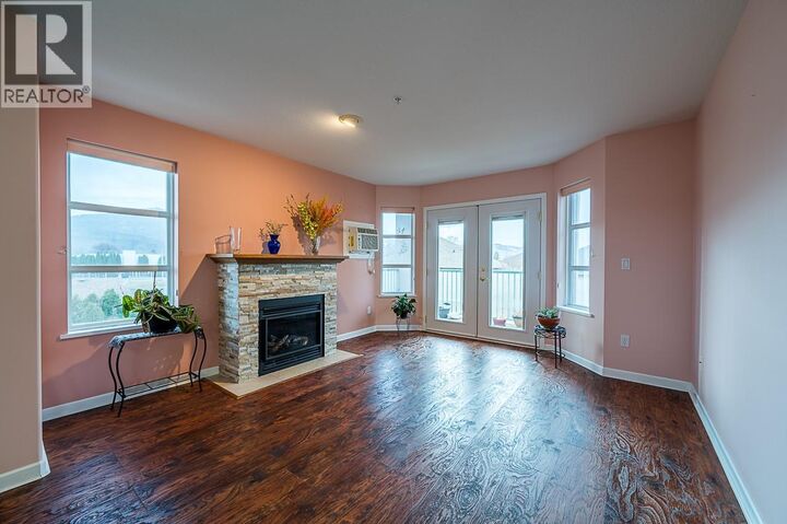 Photo de la propriété:  860 Nicolani Drive 303  BC V2B 5B3