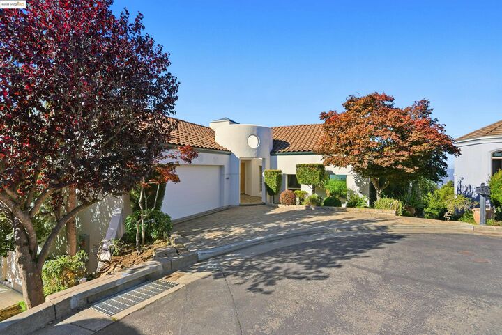 Property Photo:  6413 Gwin Ct  CA 94611 